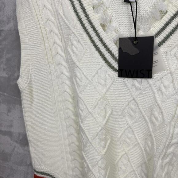 NWT Twist Ecru White Fringe Trim Cable Knit Sweater Sz S Unisex Sleeveless Y2K - Picture 10 of 10